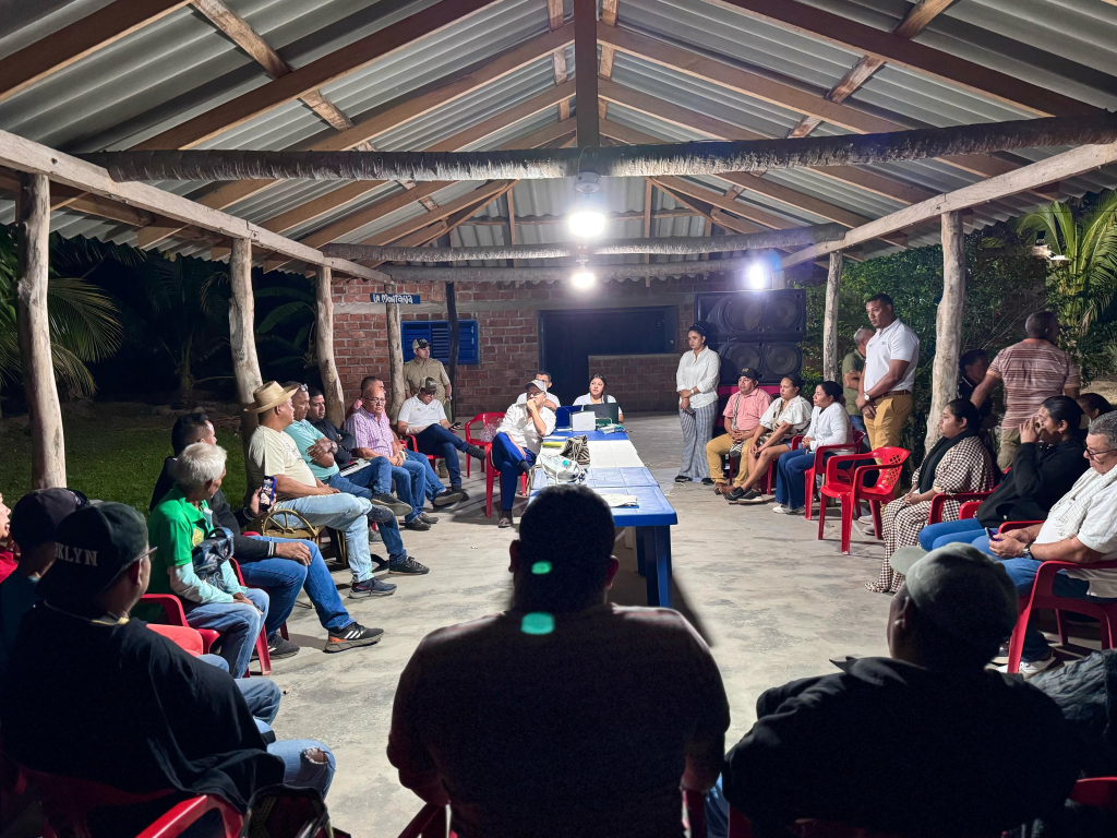 director-ant-en-mesa-de-dialogo-paro-guajira
