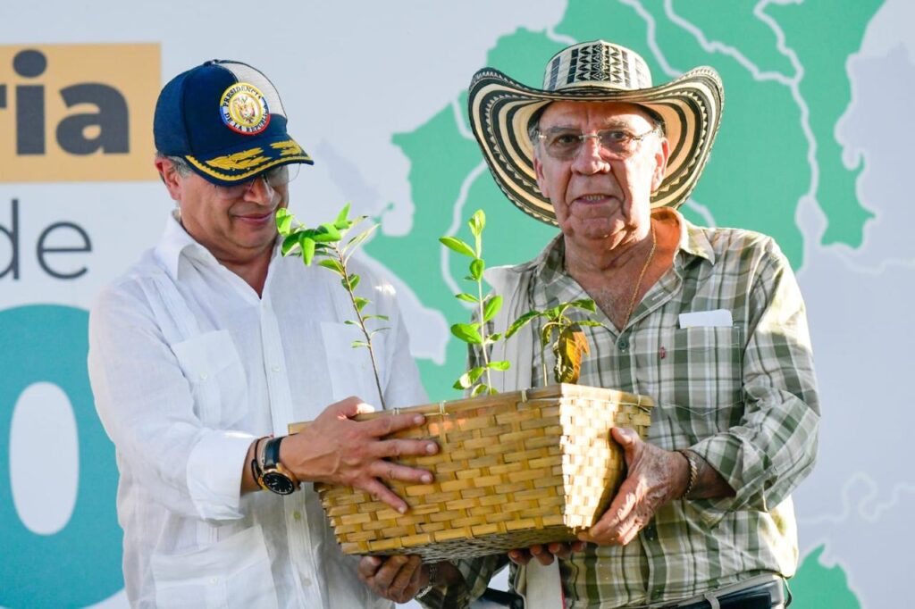 Entrega Yajaira, Presidente de la República