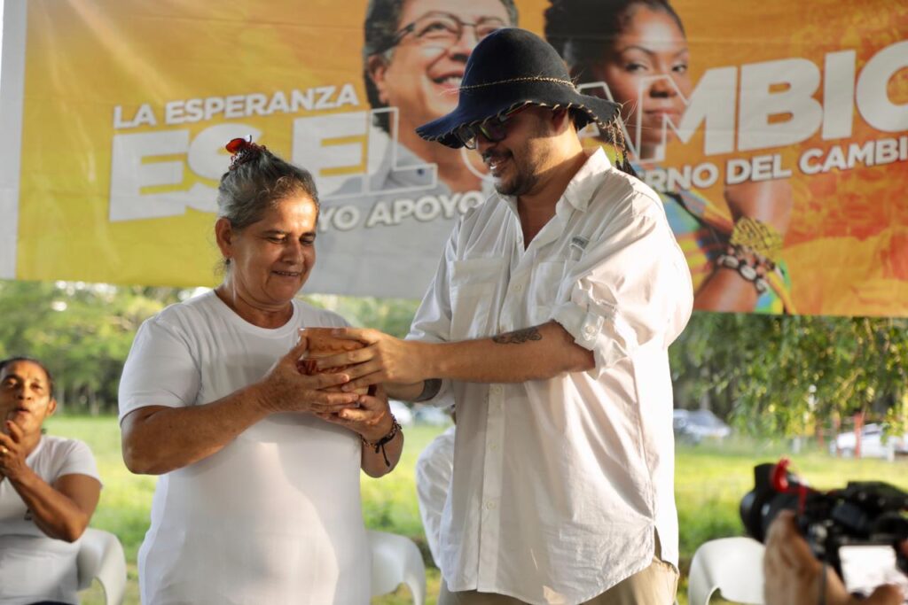 Entrega a familias campesinas.