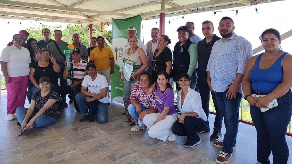Beneficiados con los predios recuperados.