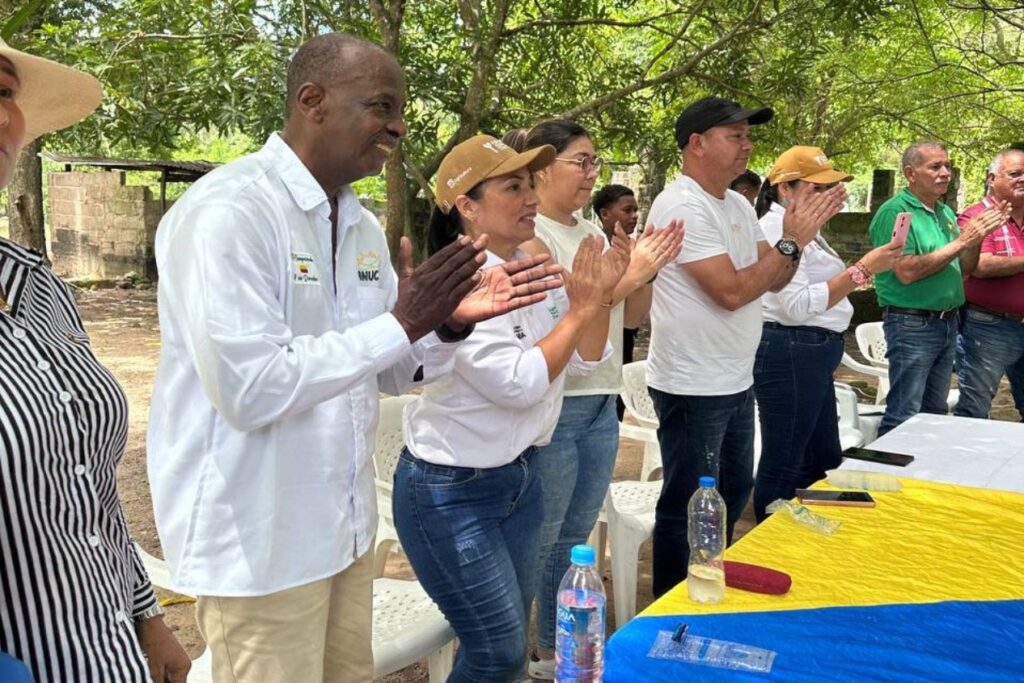 Funcionarios de ANT hacen entrega de 172 hectareas a campesinos de Tamalameque