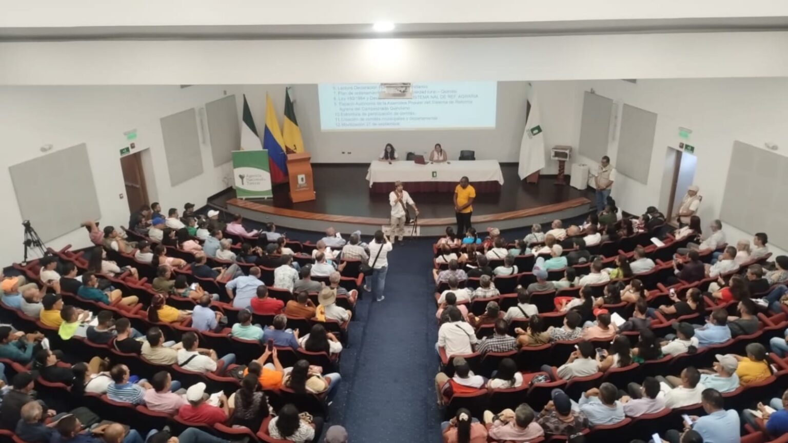 Fotografía de la asamblea campesina en Armenia, Quindío.