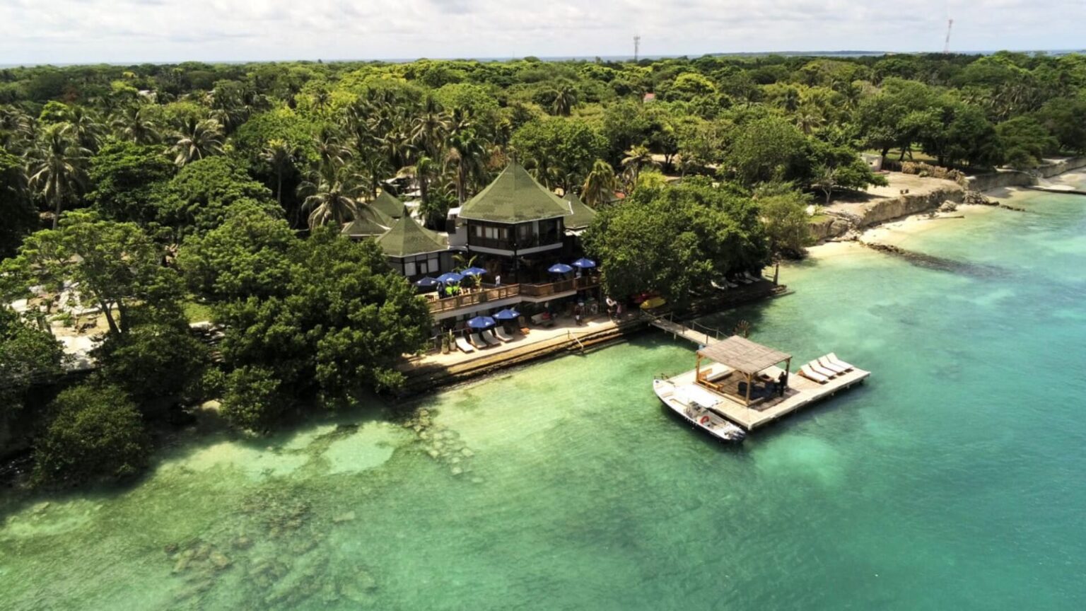 Fotografía aérea de un baldío recuperado en Islas del Rosario.