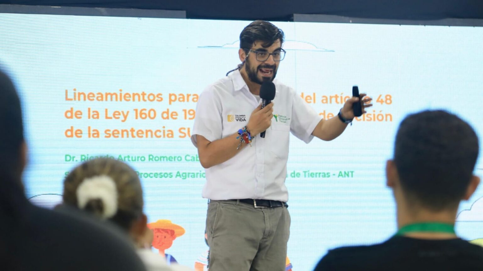Ricardo Romero, subdirector de Procesos Agrarios y Gestión Jurídica de la Agencia Nacional de Tierras socializando la sentencia.