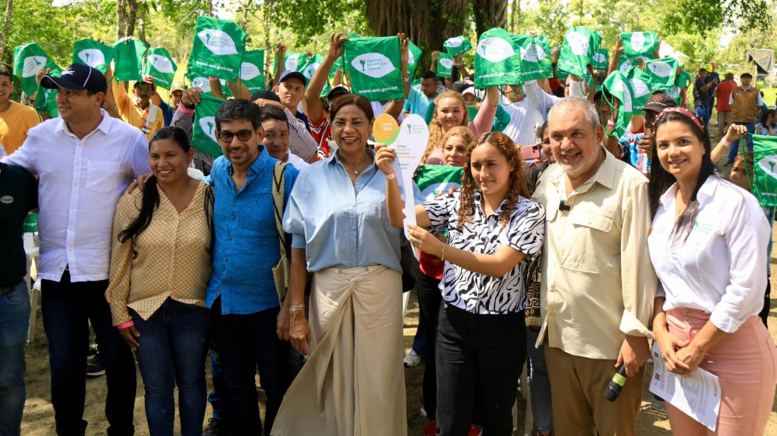 Familias campesinas en la Mojana sucreña