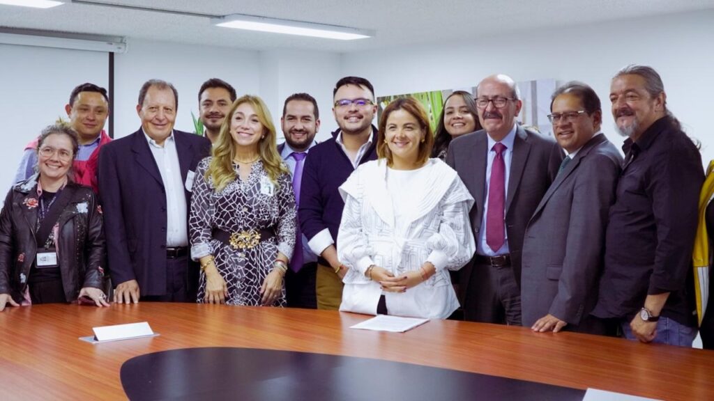 Firma de convenio para acelerar reforma.