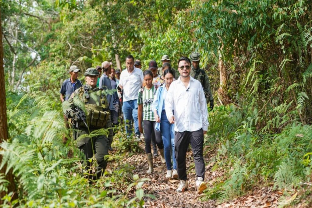 Director ant junto a policia recuperan 950 hectáreas de tierra en Cordoba