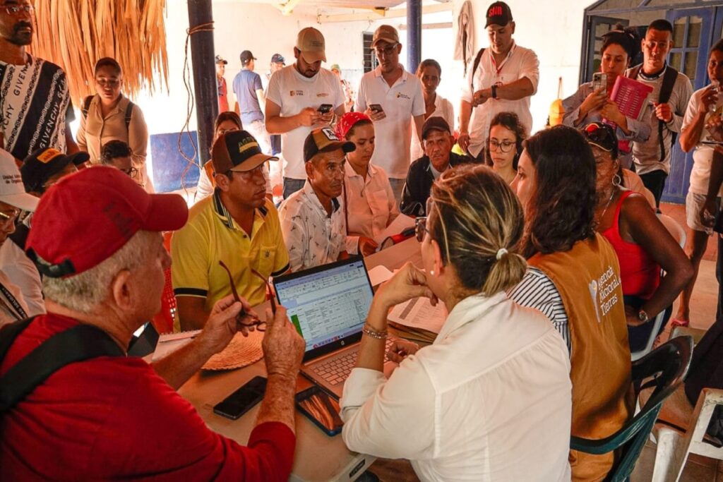 Funcionarios de ANT en jornada de socialización de proyectos productivos en el departamento de Córdoba