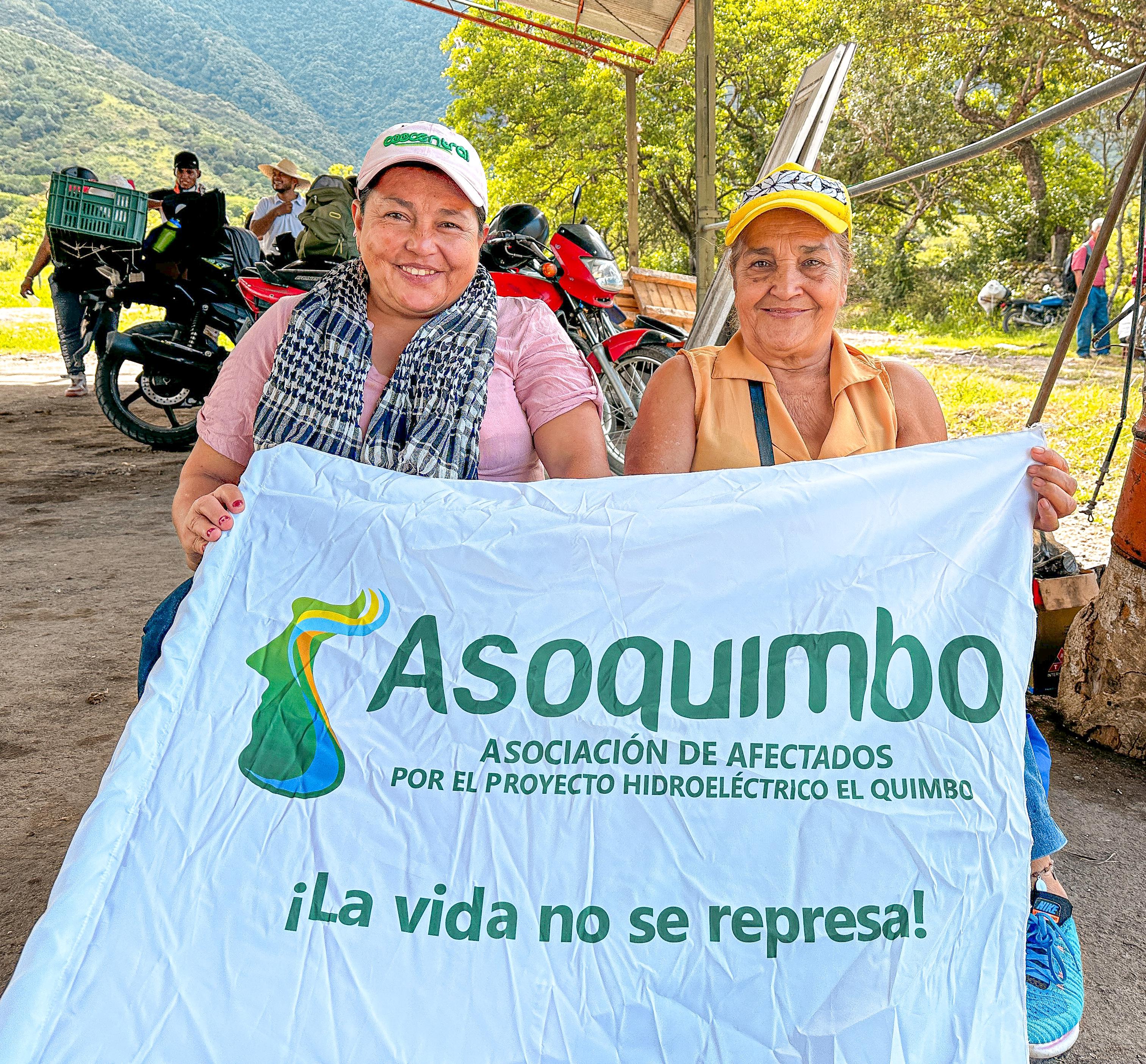 campesinas-de-asoquimbo-en-entrega-de-tierras-ant