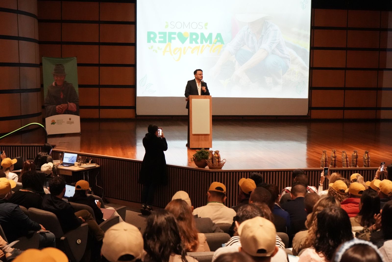 director-ant-durante-encuentro-somos-reforma-agraria