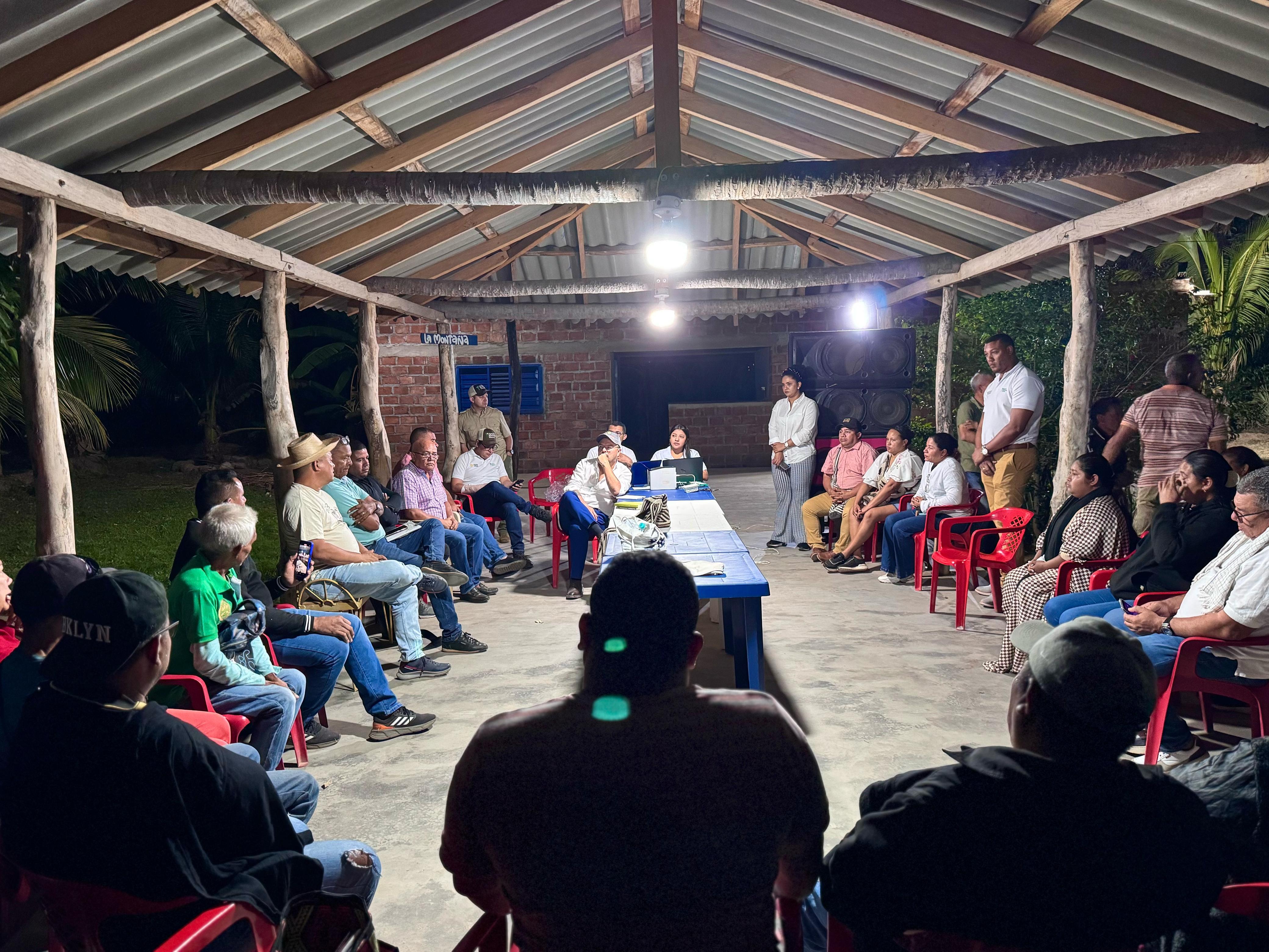 director-ant-en-mesa-de-dialogo-paro-guajira