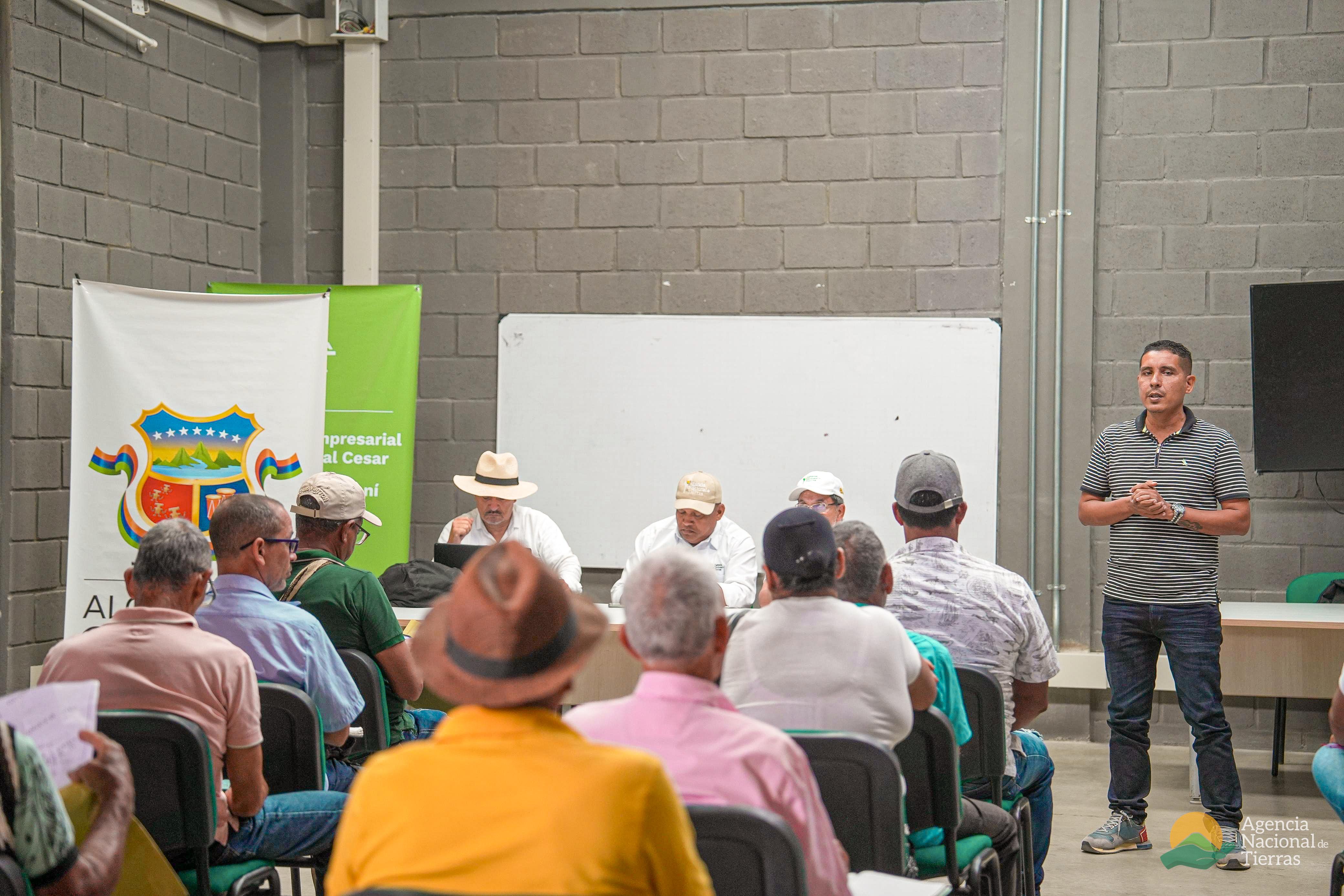 lideres-de-curumani-cesar-en-encuentro-comunitario-con-ant
