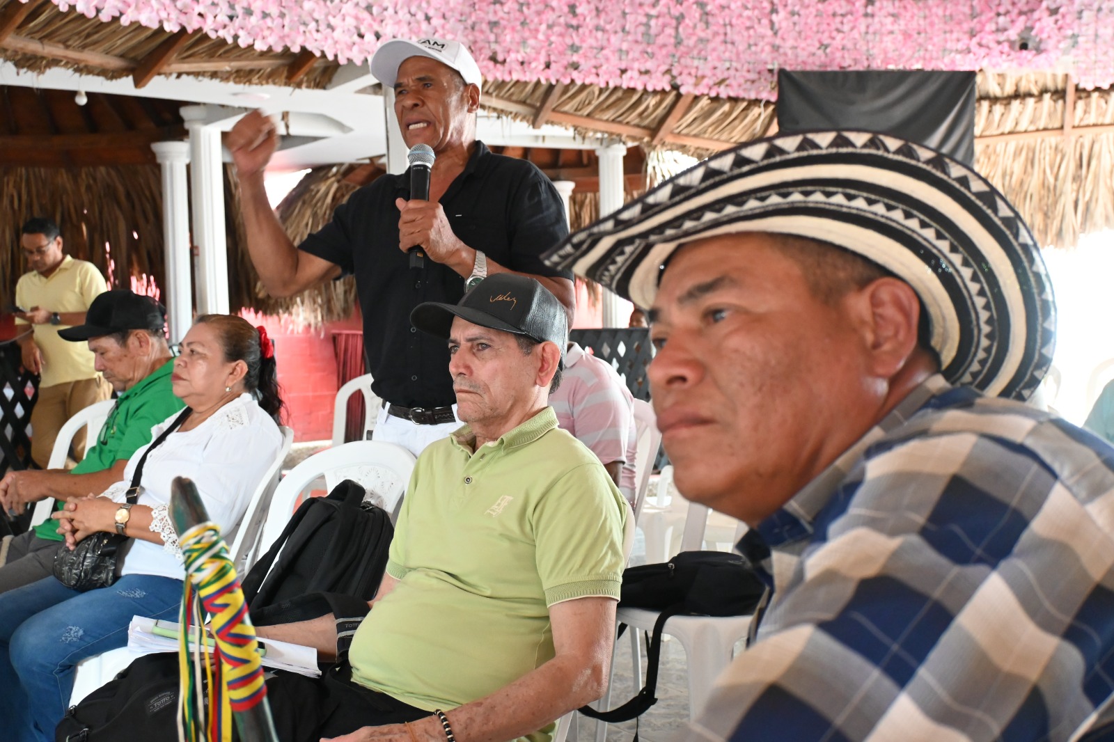 campesinos-en-rueda-de-negocios-monteria