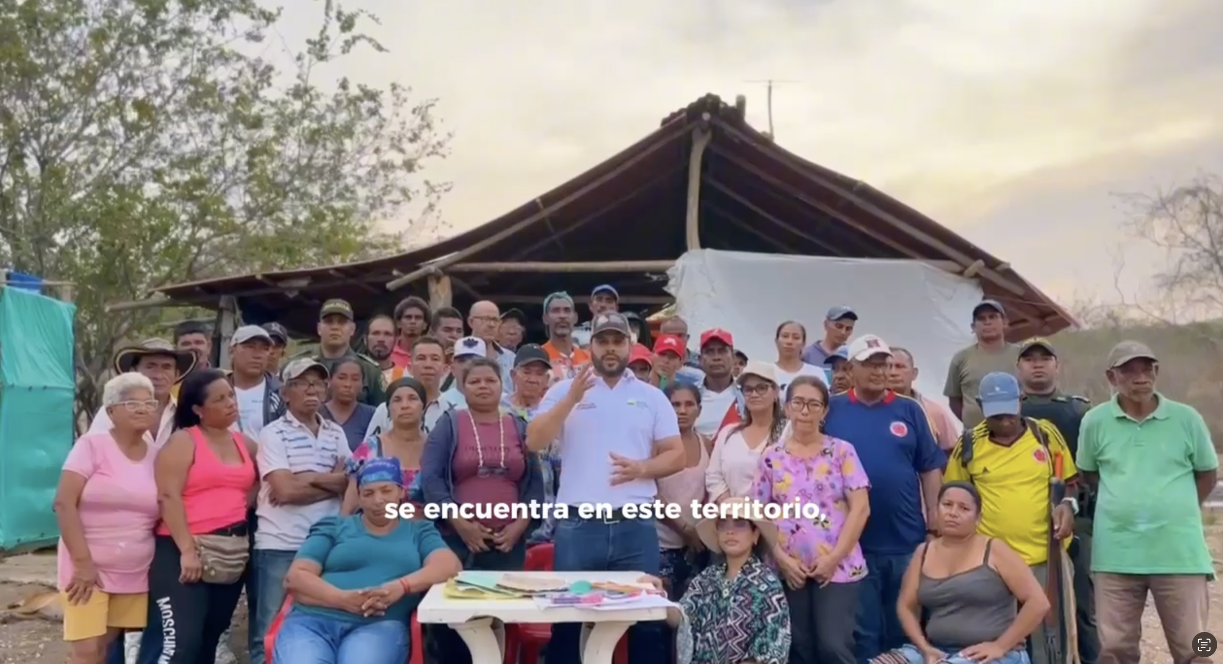 habitantes-piojo-atlantico-y-funcionario-ant-denunciando