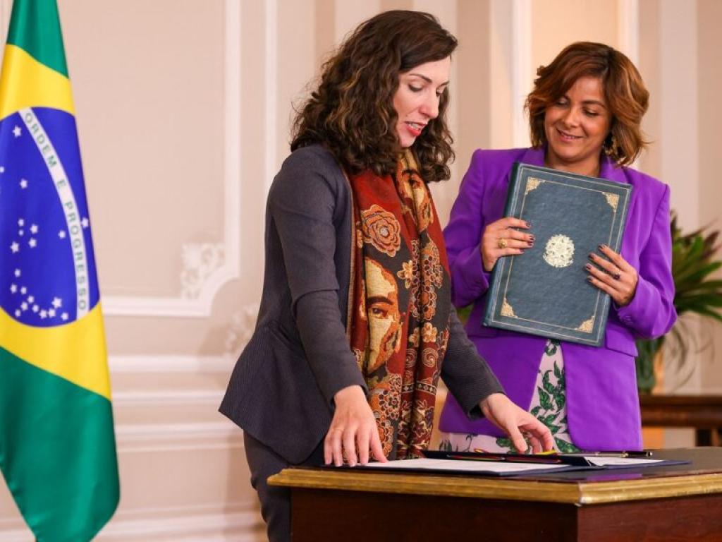 Fernanda Machiavelli, viceministra de desarrollo agrario de Brasil y la Ministra de Agricultura y Desarrollo Rural, Jhenifer Mojica de Colombia