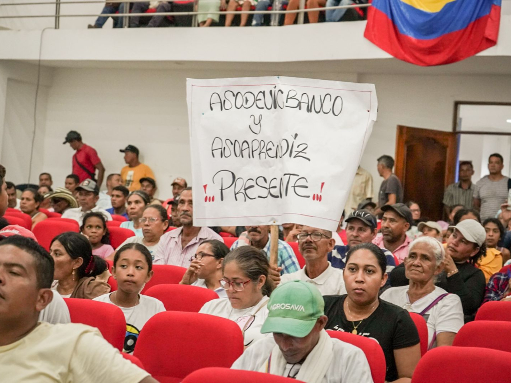 recoger-4-millones-de-firmas-para-convocar-una-consulta-popular