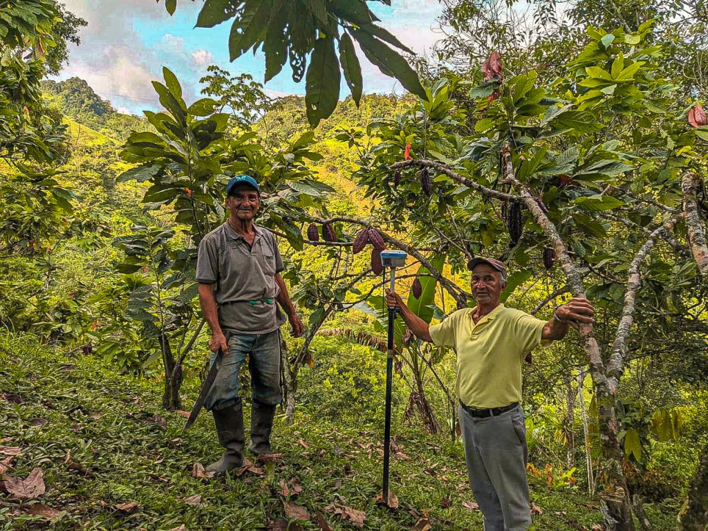 campesinos-de-boyaca-trabajando-la-tierra