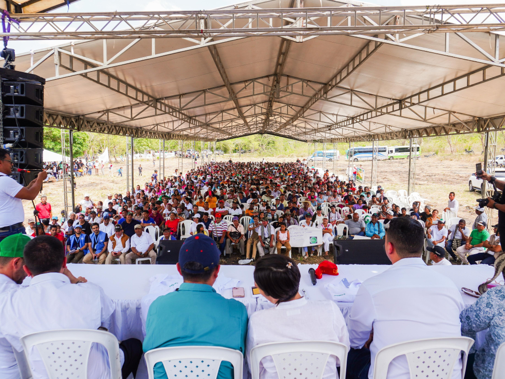 campesinos-y-funcionarios-ministerio-de-agricultura-constitucion-primer-territorio-campesino-agroalimentario-del-cesar
