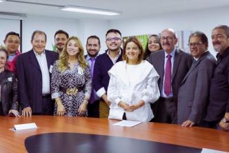 Firma de convenio para acelerar reforma.